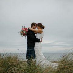 Inselhof Vineta Hochzeitspaar am Achterwasser