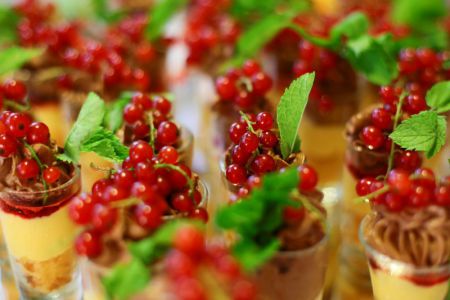 Imagebild - Buffet Dessertglaeser mit Joahannisbeeren