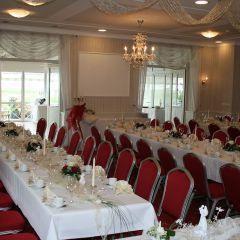 Inselhof Vineta Hochzeit Festsaal mit Blick auf das Achterwasser