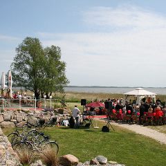 Hochzeit in Rot auf der Festwiese des Inselhof Vineta