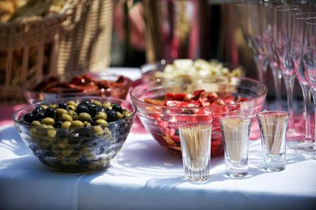 Imagebild Inselhof Vineta Hochzeit Salate in Schalen